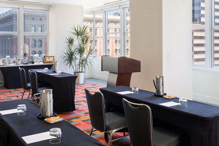 Loews Philadelphia Hotel