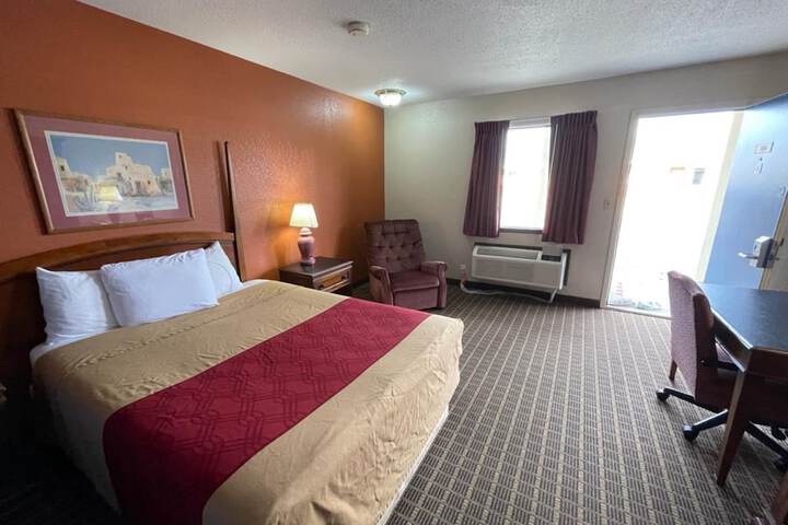 Room 12 of 107