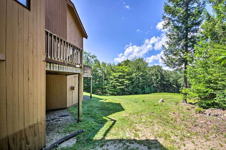 Bartlett Condo w / Mtn-view Deck 1 Mi to Skiing!