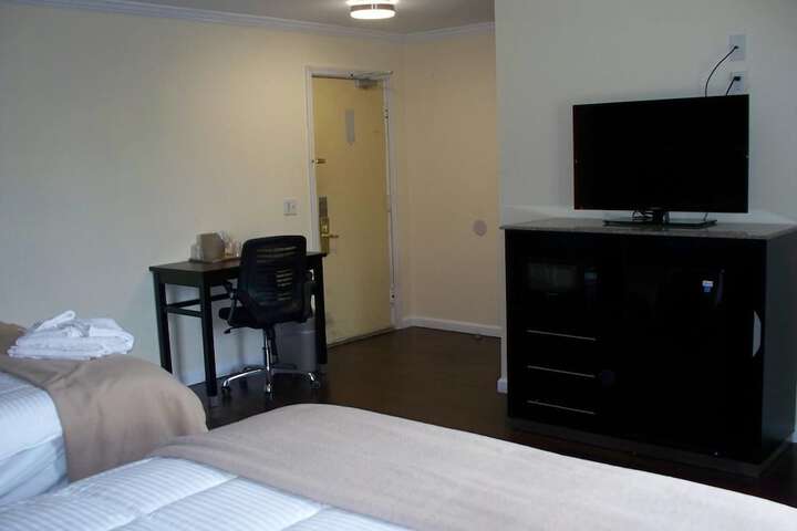 Budget Inn & Suites
