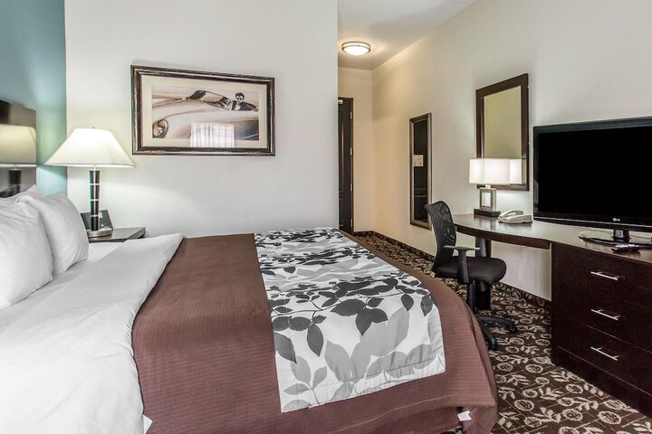 Room 8 of 25