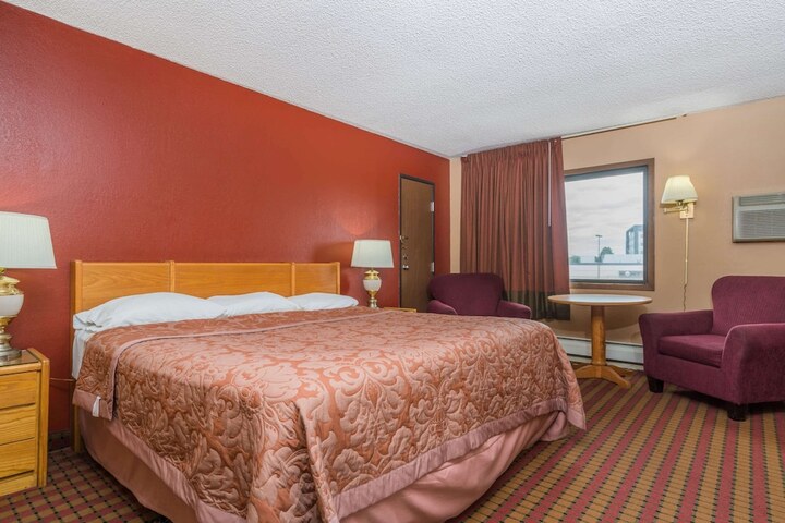 Room 16 of 35
