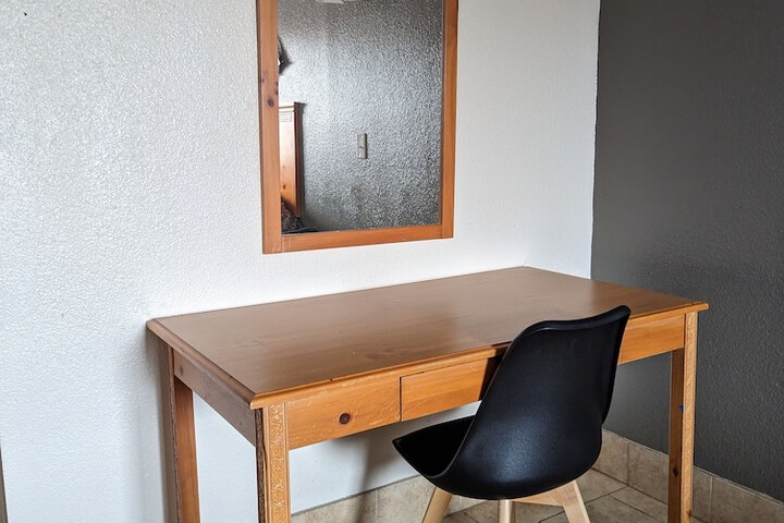 Room 13 of 13