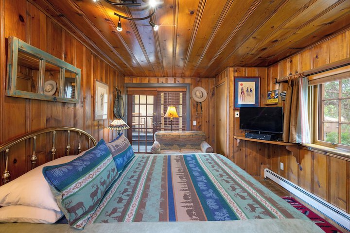 Room 47 of 125