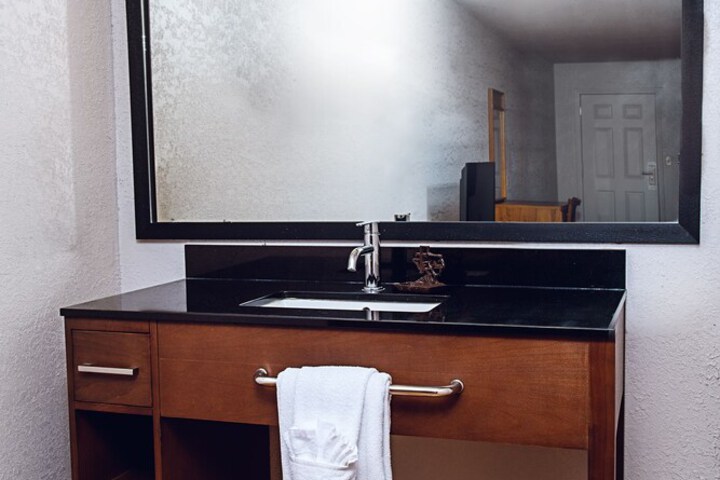 Room 14 of 25