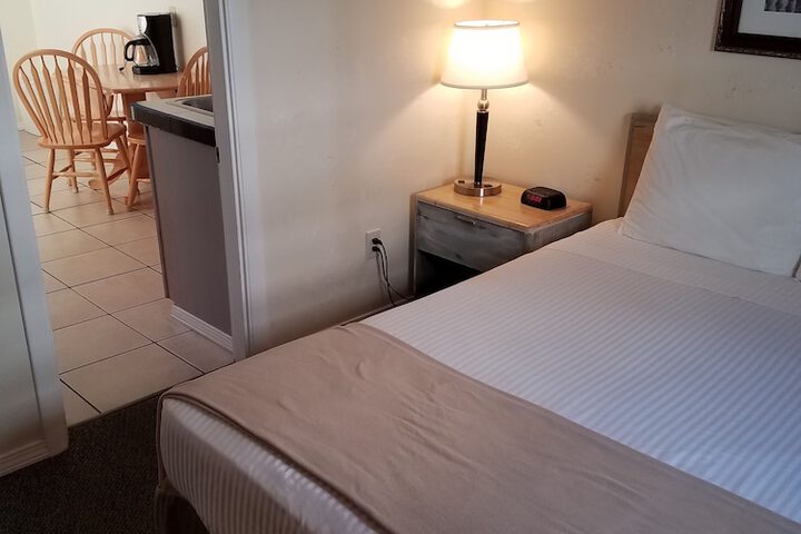 Sea Cliff House Motel
