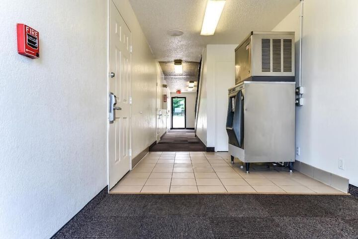 Motel 6 Saint Joseph MO