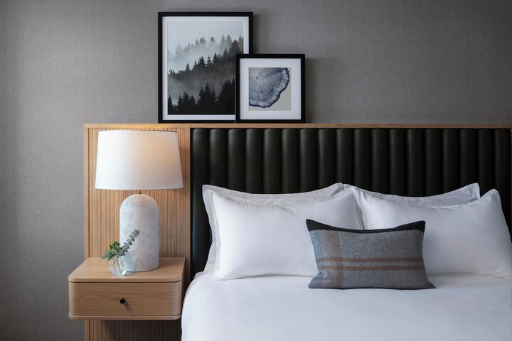 Room 27 of 51