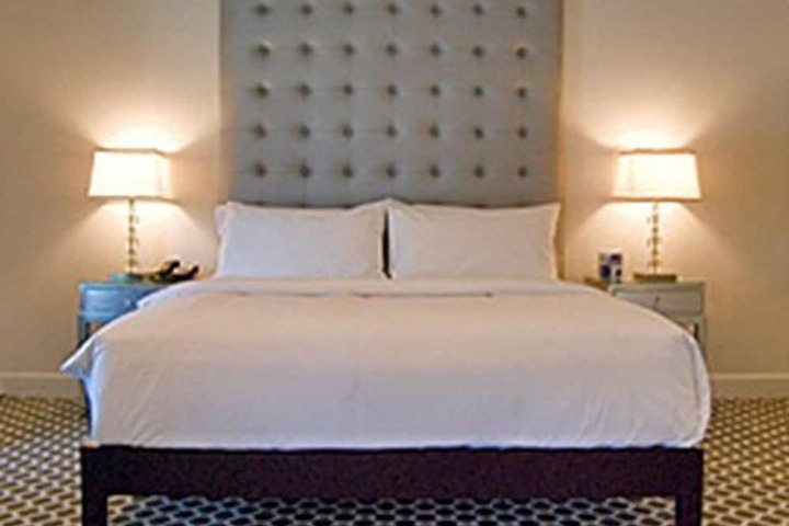 Room 28 of 66