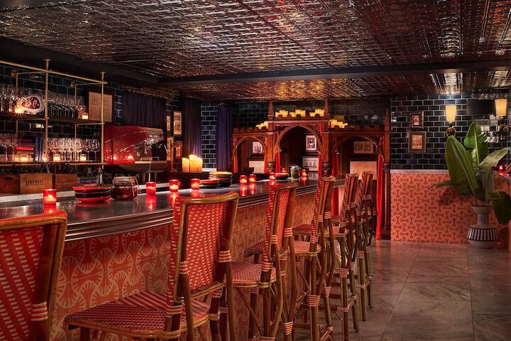 Lounge 41 of 57