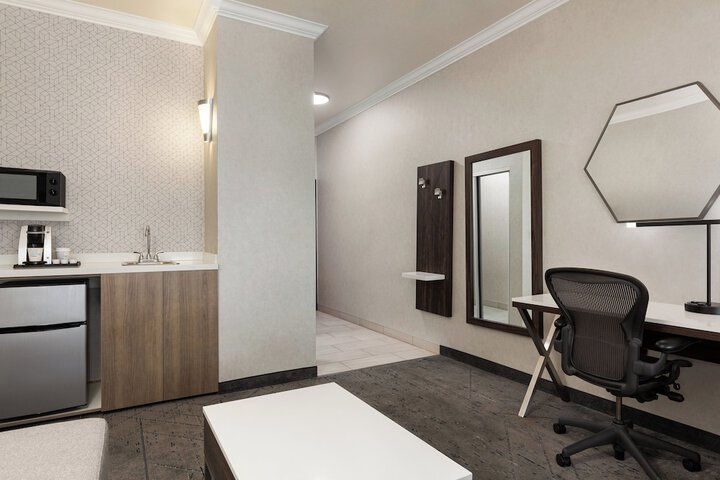 Room 34 of 52
