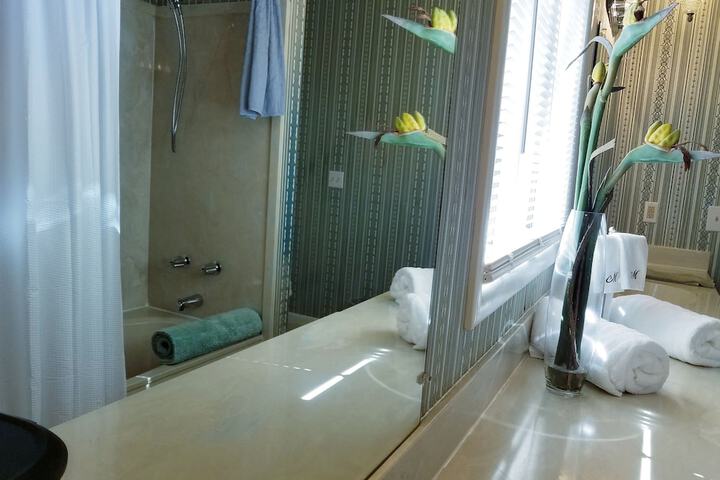 Room 19 of 25