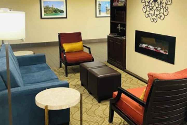 Ardmore Inn & Suites