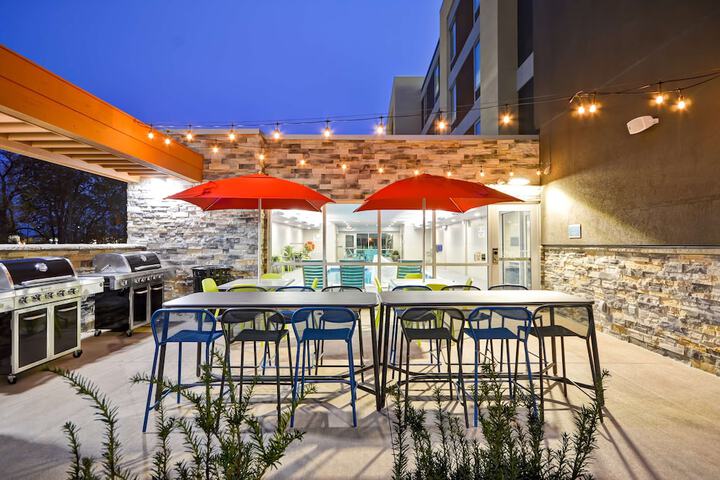 Hotel Exterior 25 of 25