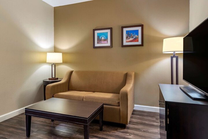 Room 5 of 13