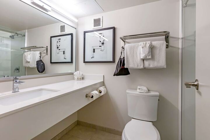 Room 14 of 37