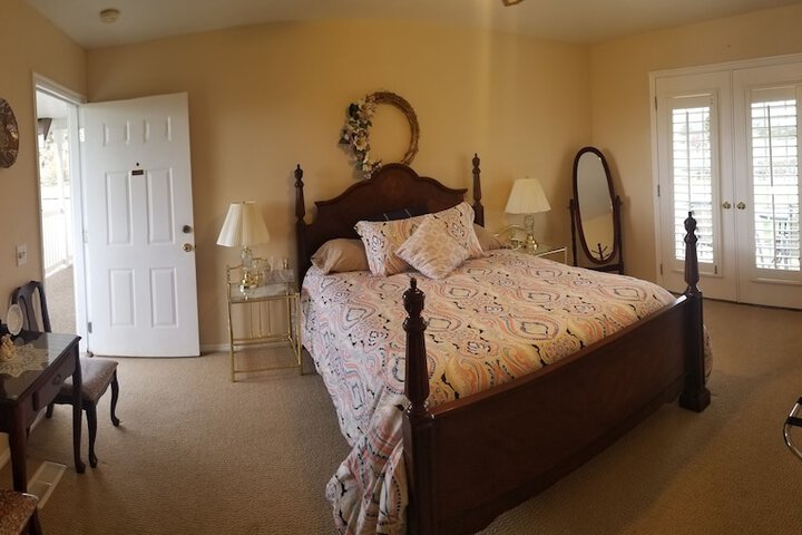 Room 11 of 22