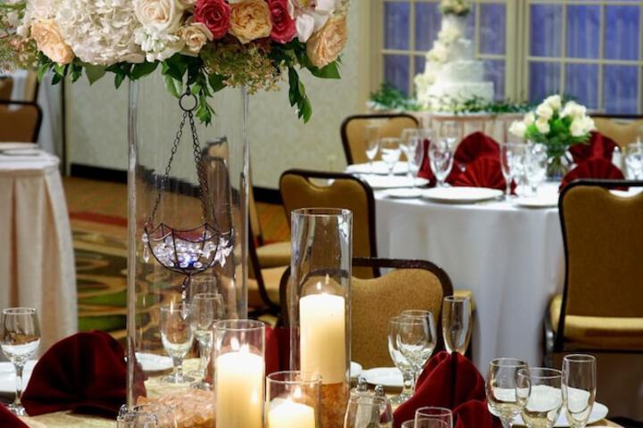 Ballroom/Hall 19 of 21