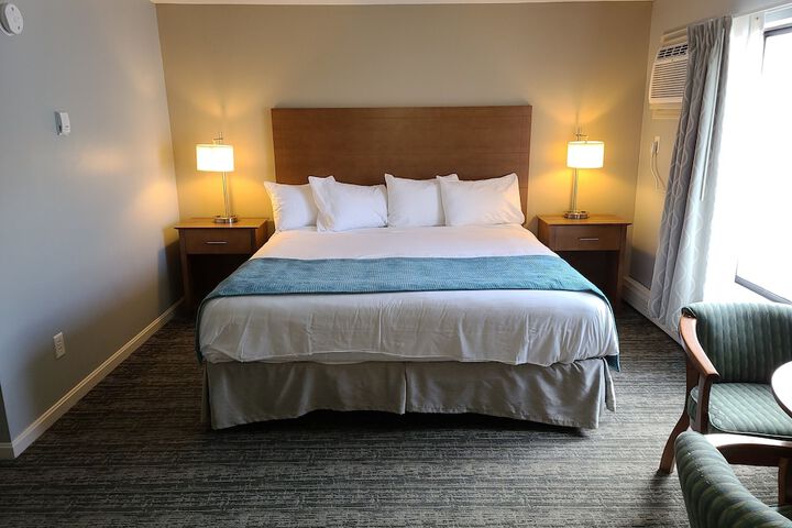 Room 32 of 49