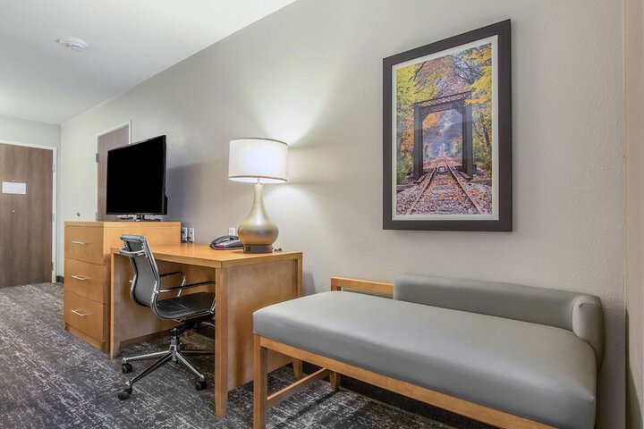 Room 25 of 40