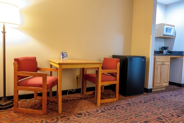 Savanna Inn & Suites