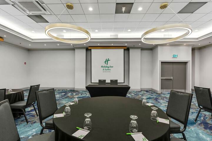 Ballroom/Hall 123 of 134