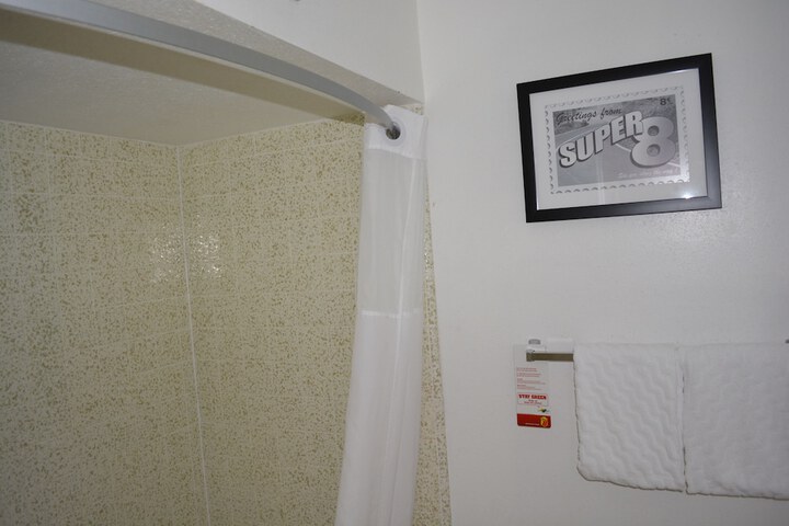 Super 8 by Wyndham Salinas