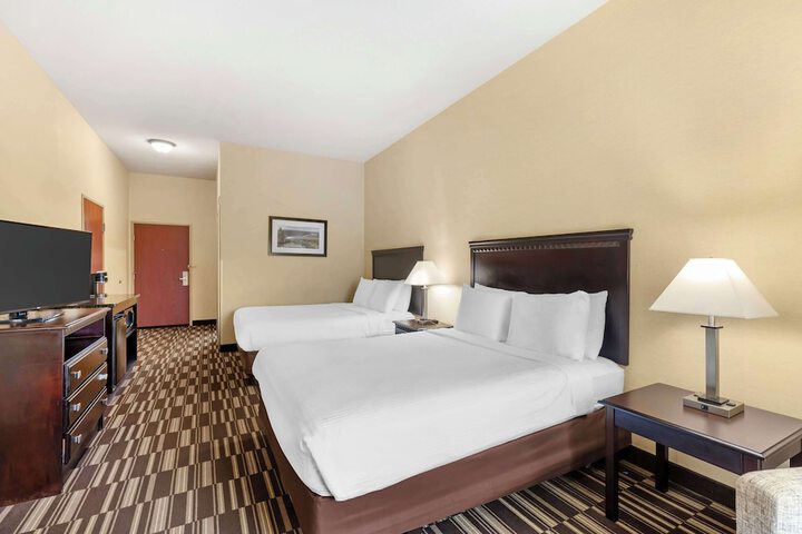 Best Western Plus Victor Inn & Suites