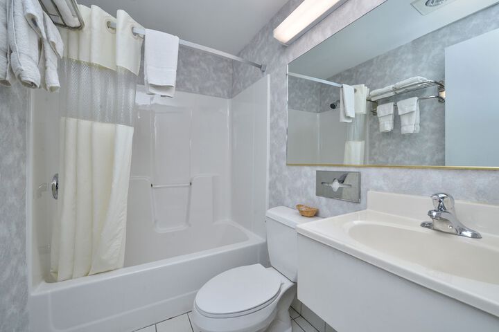Room 9 of 20