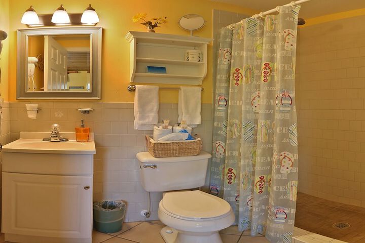 Room 14 of 28