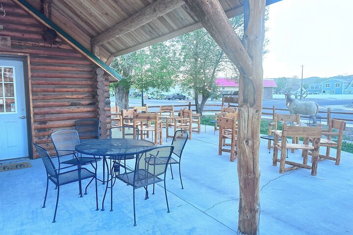 Elk Antler Inn