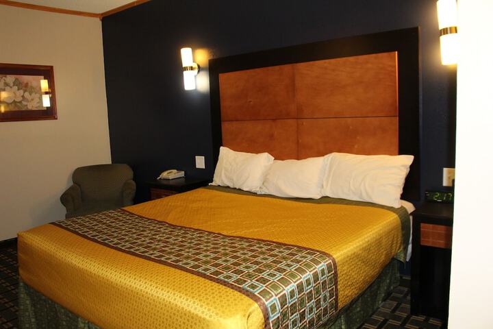 Room 13 of 17