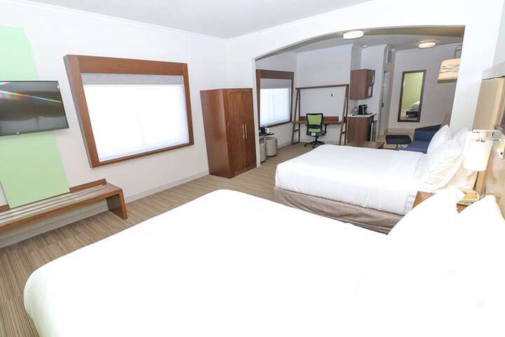Holiday Inn Express Hotel & Suites Greenville by IHG