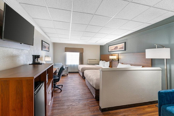 Quality Inn & Suites Kansas City - Independence I-70 East
