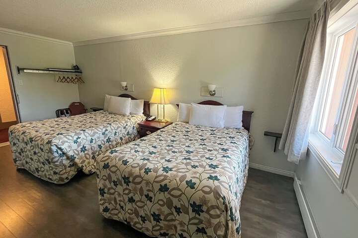 Room 12 of 19