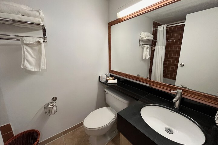 Room 19 of 39