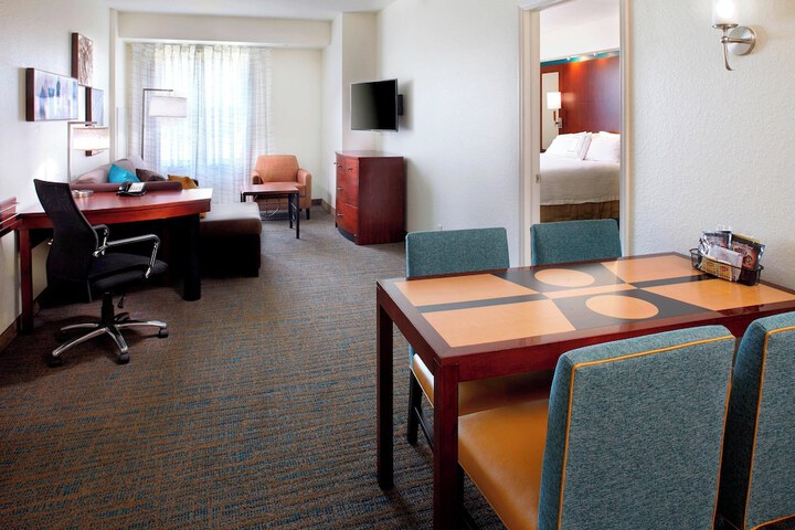Room 14 of 28