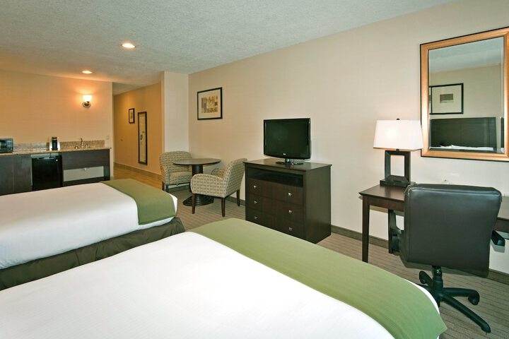 Holiday Inn Express Hotel & Suites Grants - Milan by IHG
