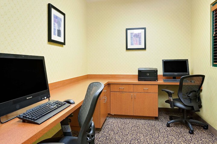 Business Center 19 of 19