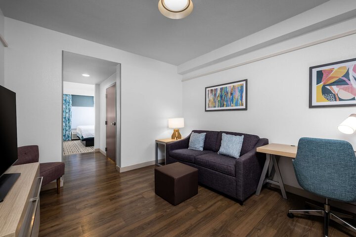 Room 27 of 47