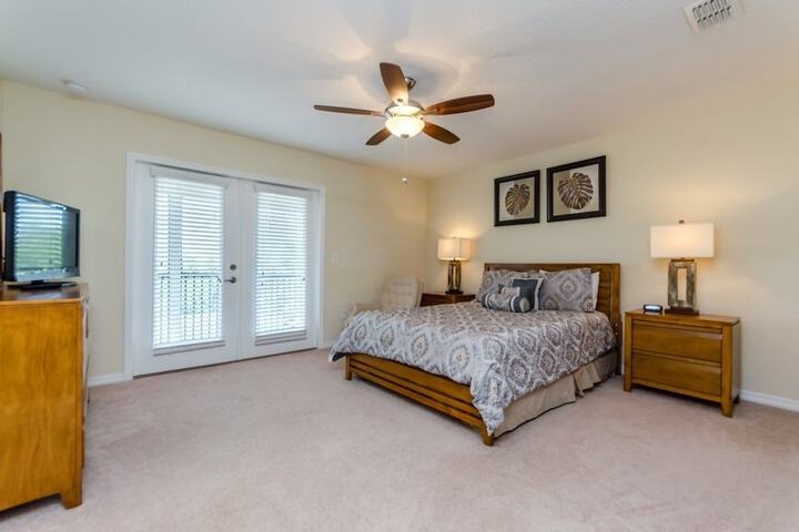 Room 7 of 25