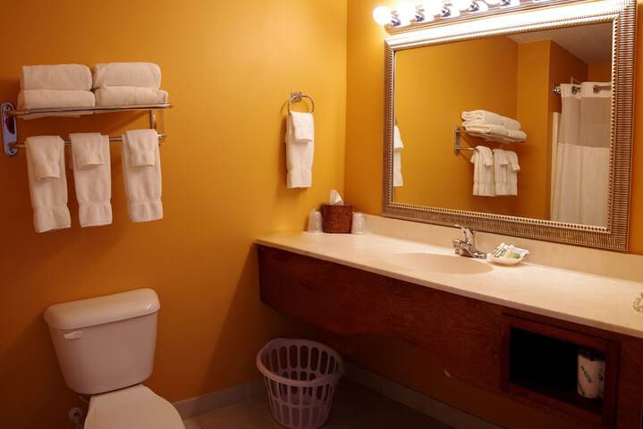 GrandStay Hotel & Suites