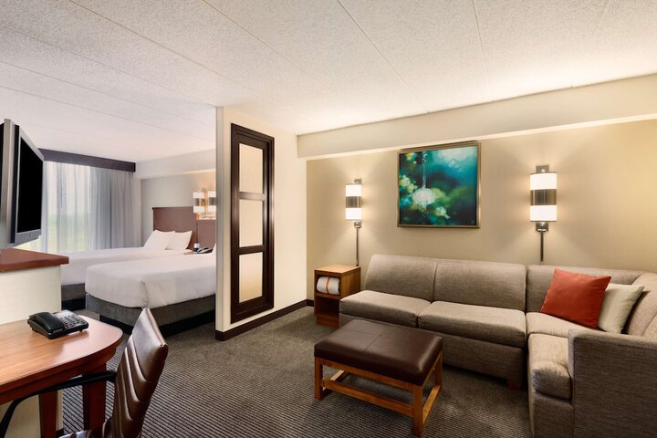 Room 11 of 19
