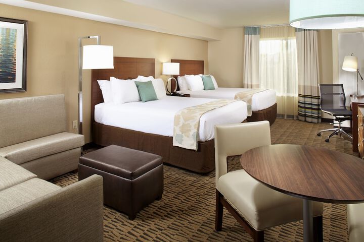 Hawthorn Suites by Wyndham Wheeling at the Highlands