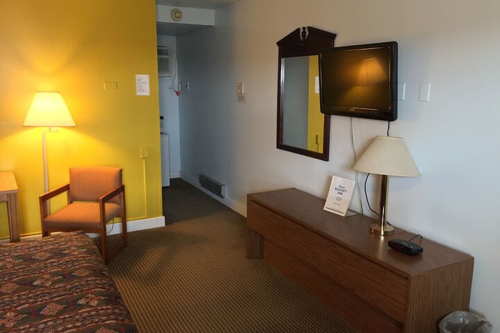 Room 32 of 42