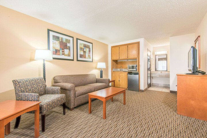 Room 12 of 19