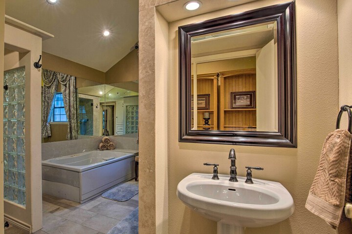 Cozy Family Home w / Fire Pit 4 Mi to Lake Fork
