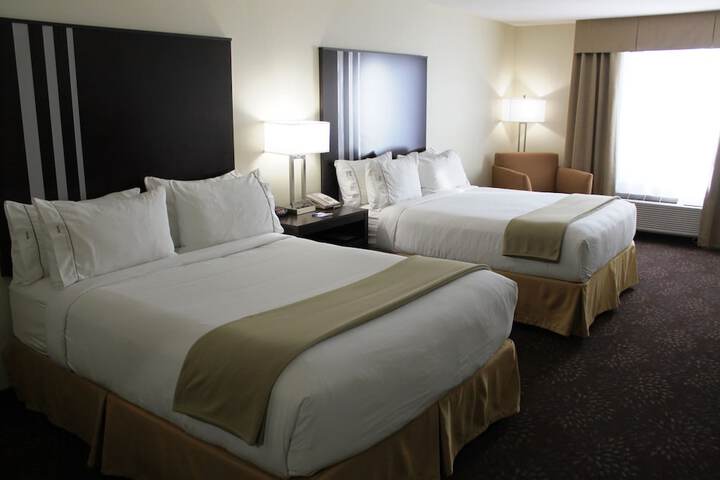 Room 10 of 36
