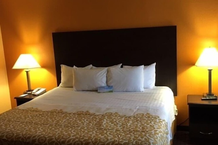 Room 51 of 65