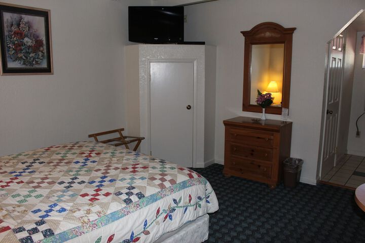 Room 8 of 22